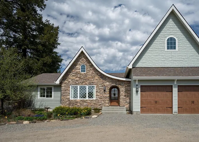 Country Cottage Basement Apartment