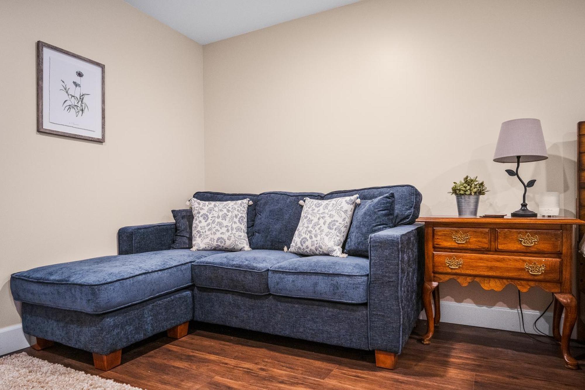 Country Basement Apartment *