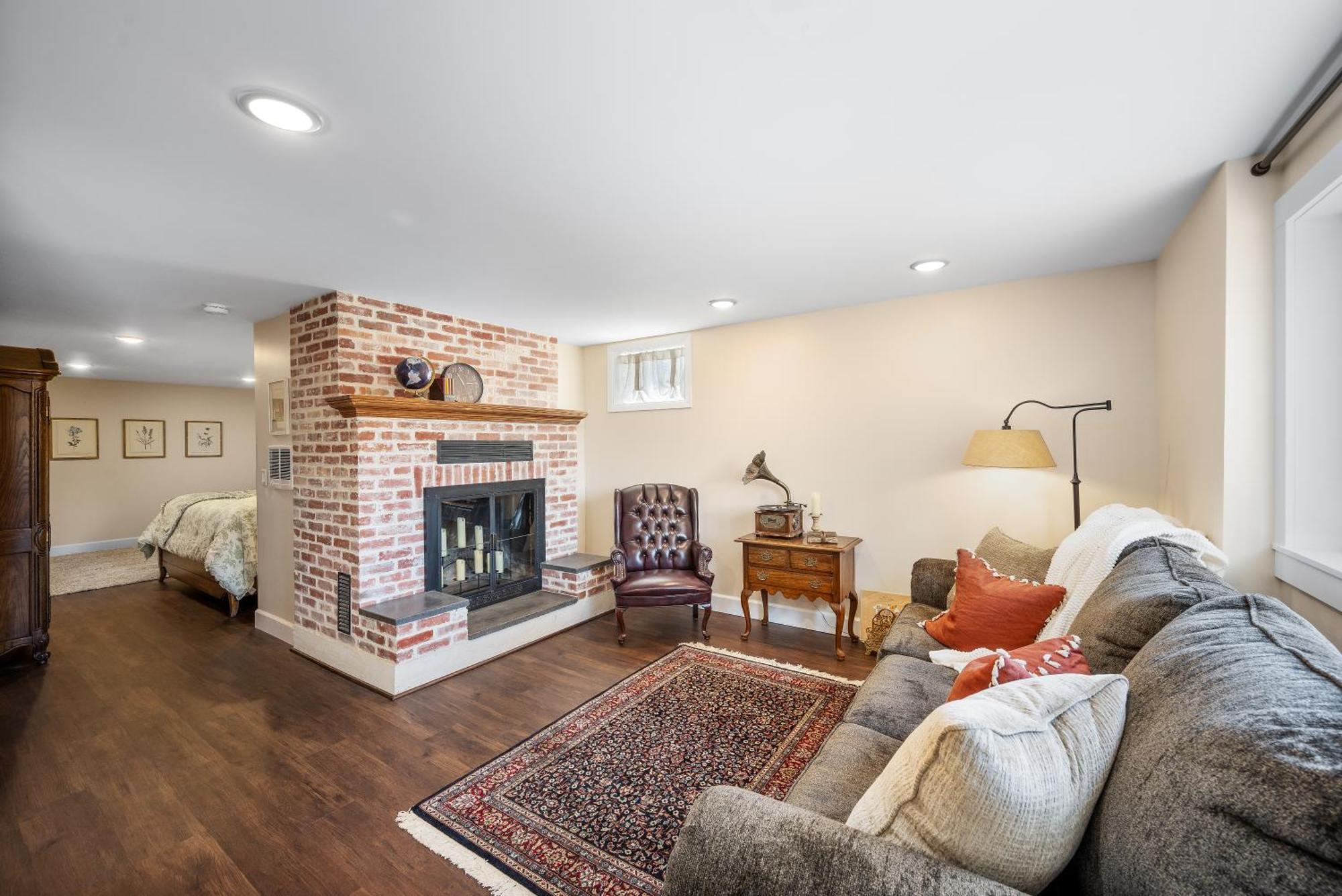 Apartment Country Basement