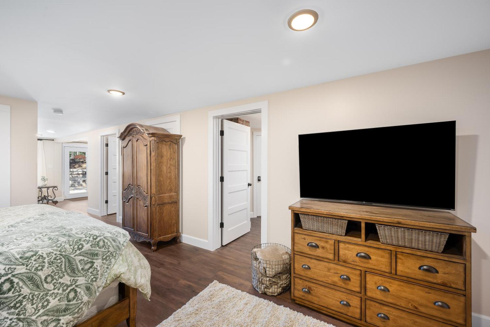 Country Basement Apartment Hayden